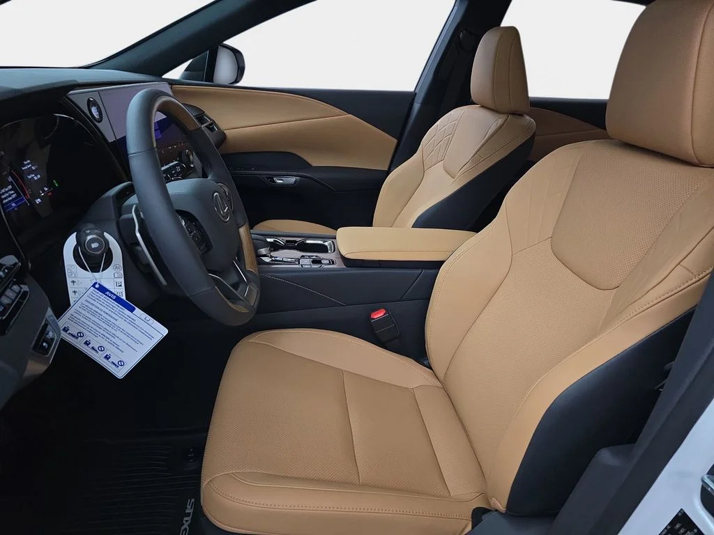 New 2026 Eminent White Pearl Lexus PREMIUM image 15