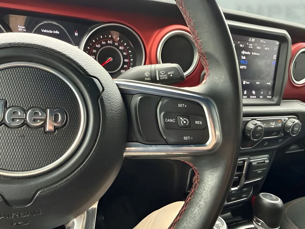 Used 2019  Jeep Rubicon image 16
