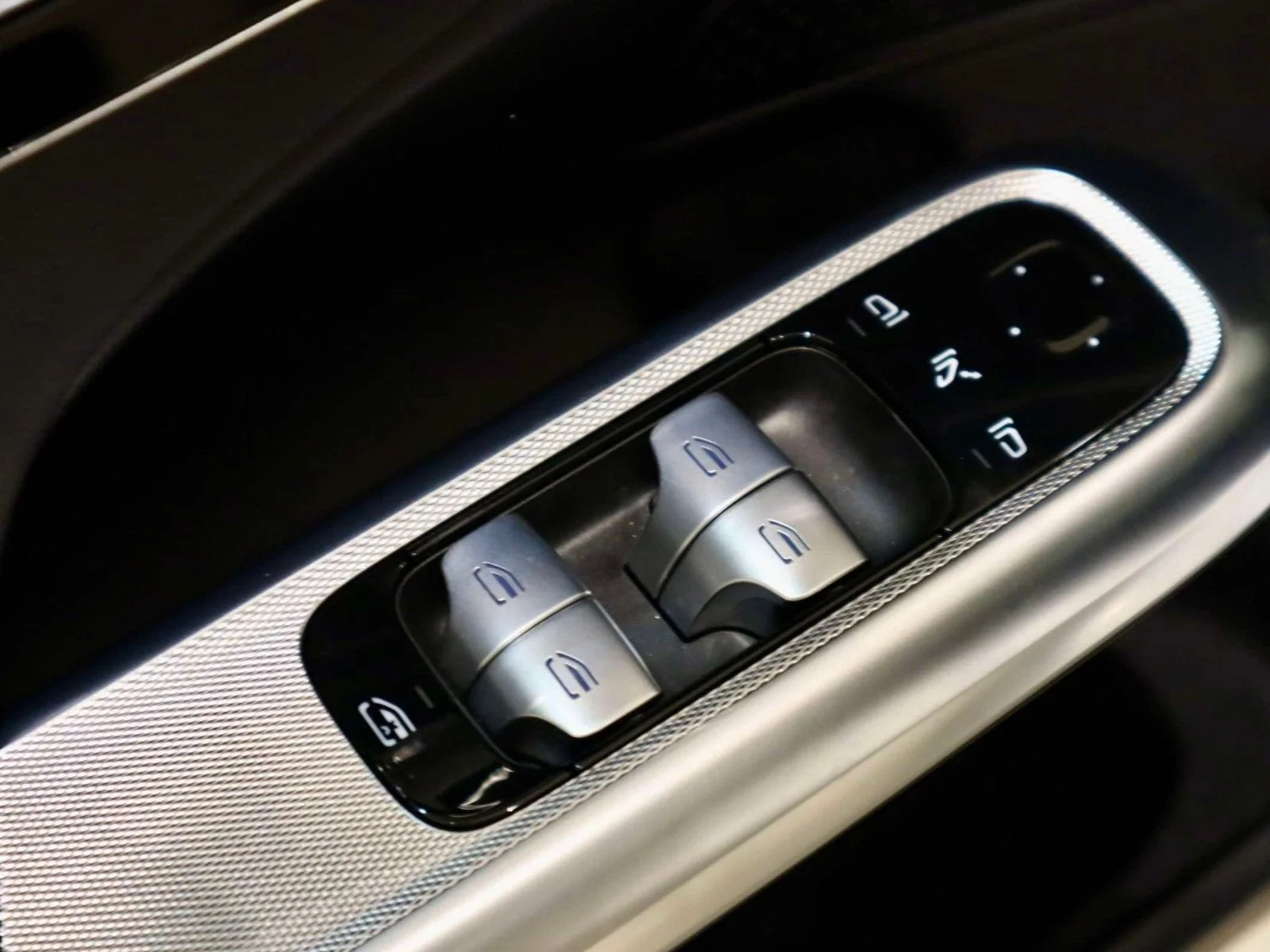Used 2025 Polar White Mercedes-Benz E 350 image 26