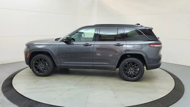 New 2026 Baltic Gray Metallic Clear-Coat Exterior Paint Jeep Summit image 6