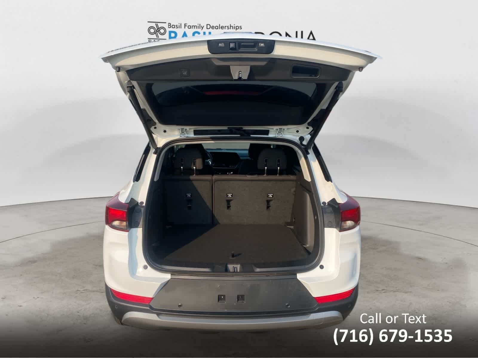Used 2024 Summit White Chevrolet LT image 23