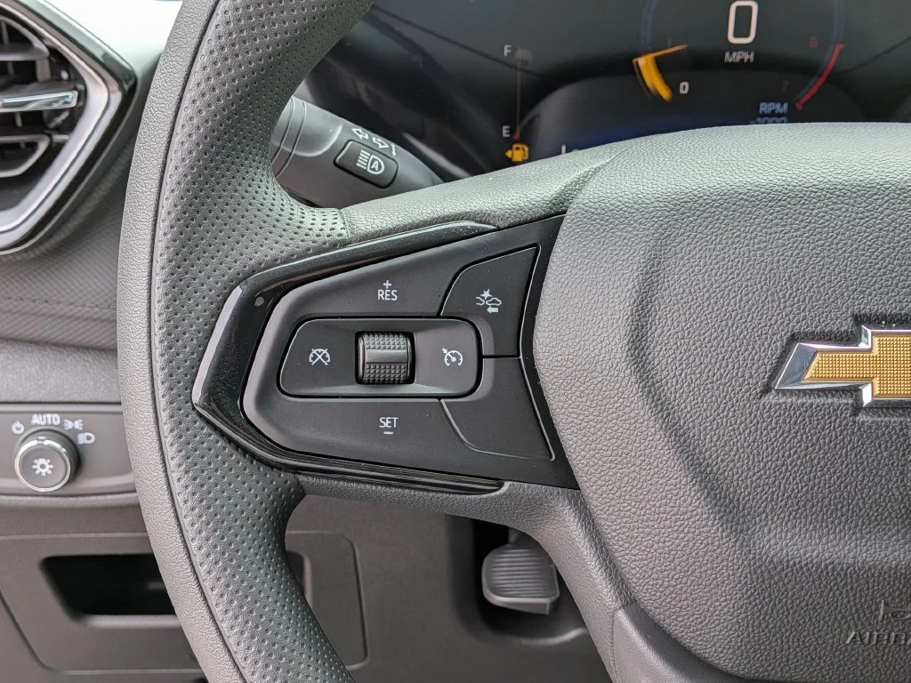 New 2026 Mosaic Black Metallic Chevrolet LT image 18