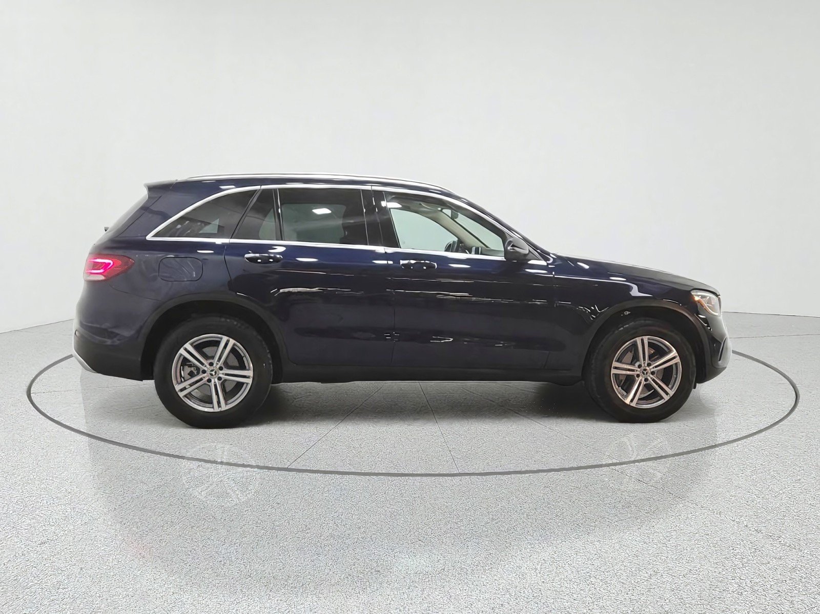 Used 2022 Lunar Blue Metallic Mercedes-Benz GLC 300 4MATIC® SUV image 4