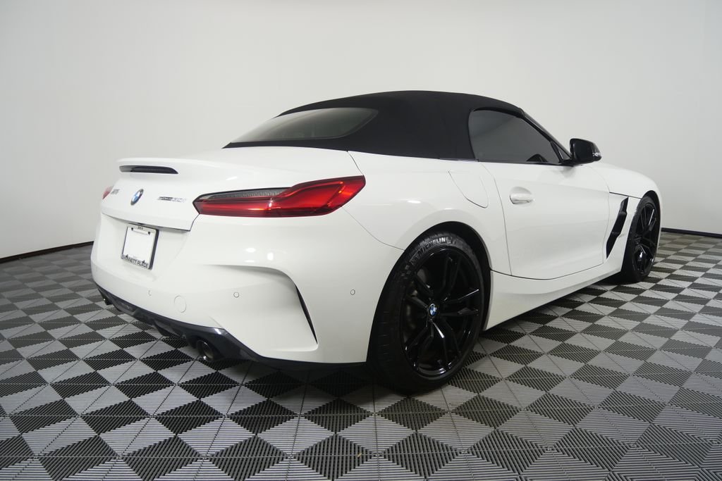 Used 2023 Not Available BMW sDrive30i image 4