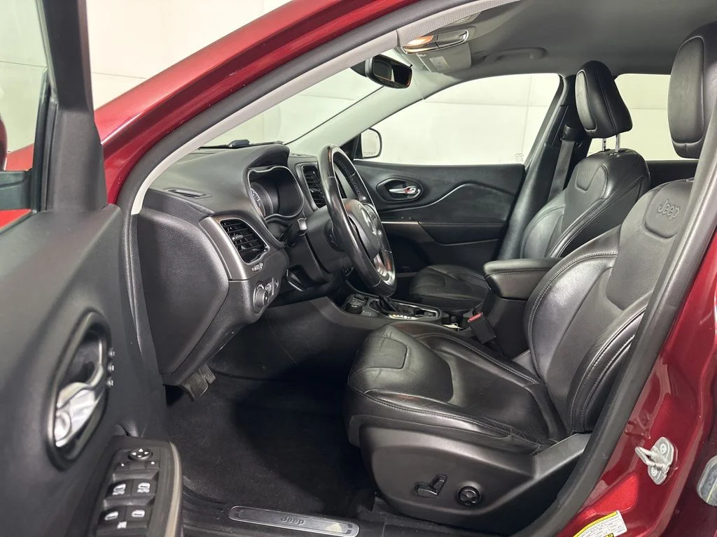 Used 2020 Red Jeep Limited image 15