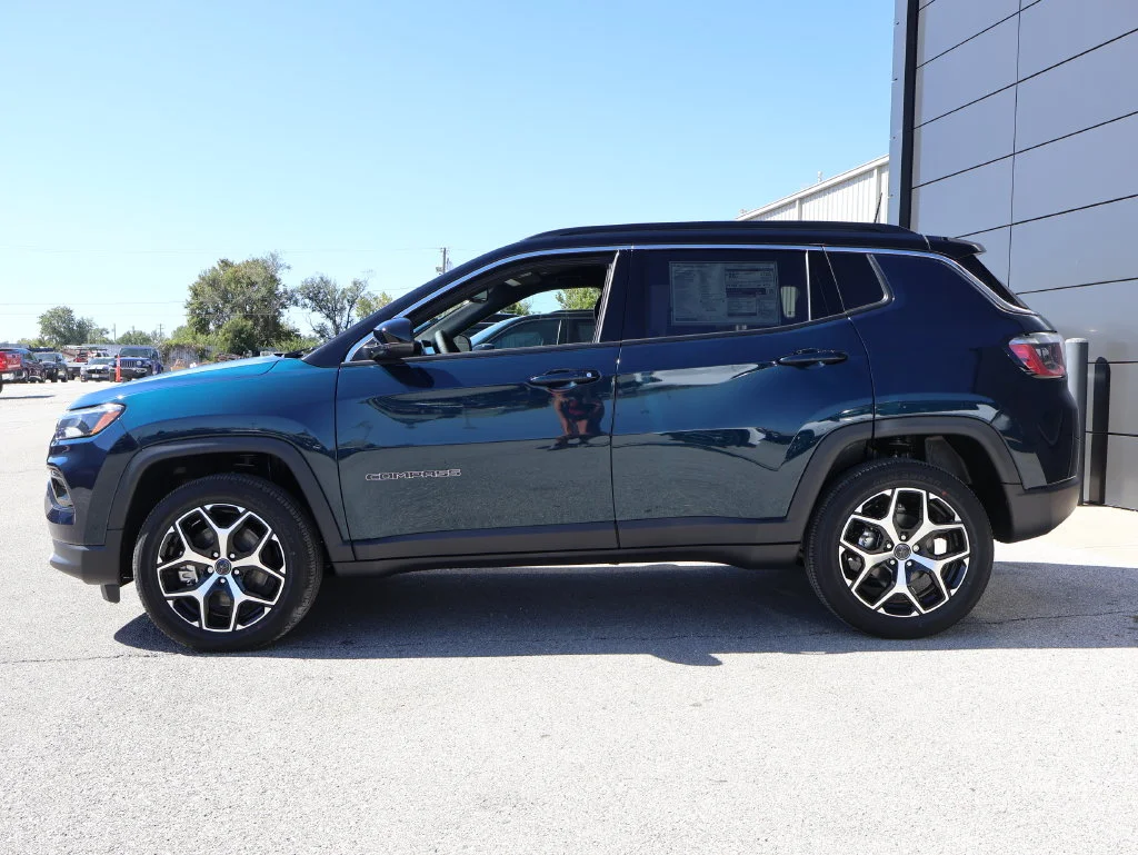 New 2026 Fathom Blue Pearl-Coat Exterior Paint Jeep Limited image 2