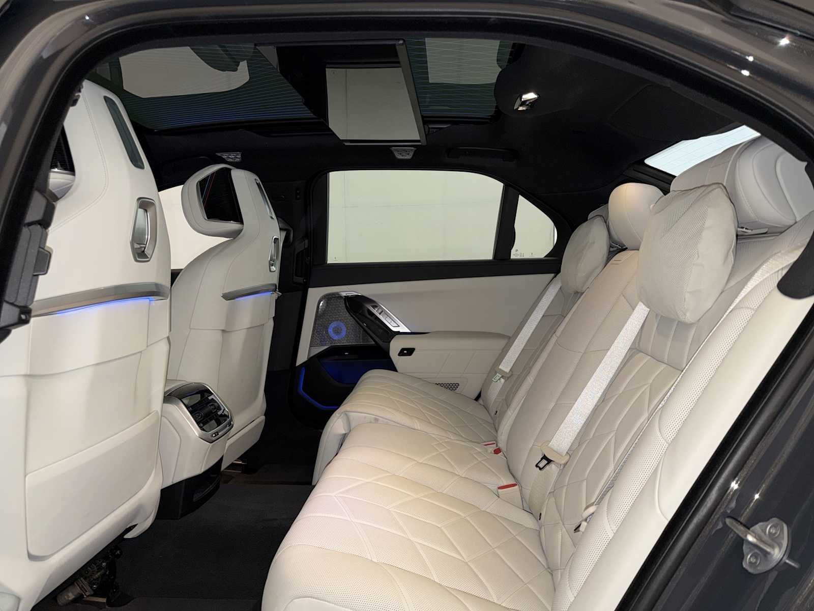 2026 BMW i7 60 - Photo 21