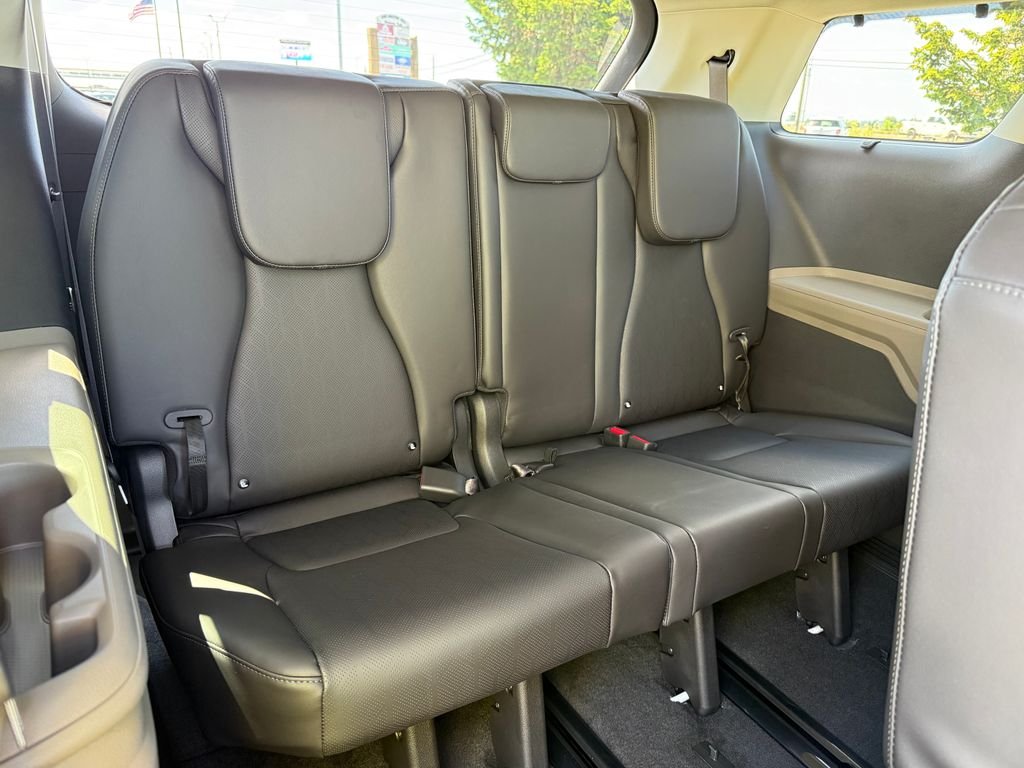 New 2026 Snow White Pearl Kia EX image 14