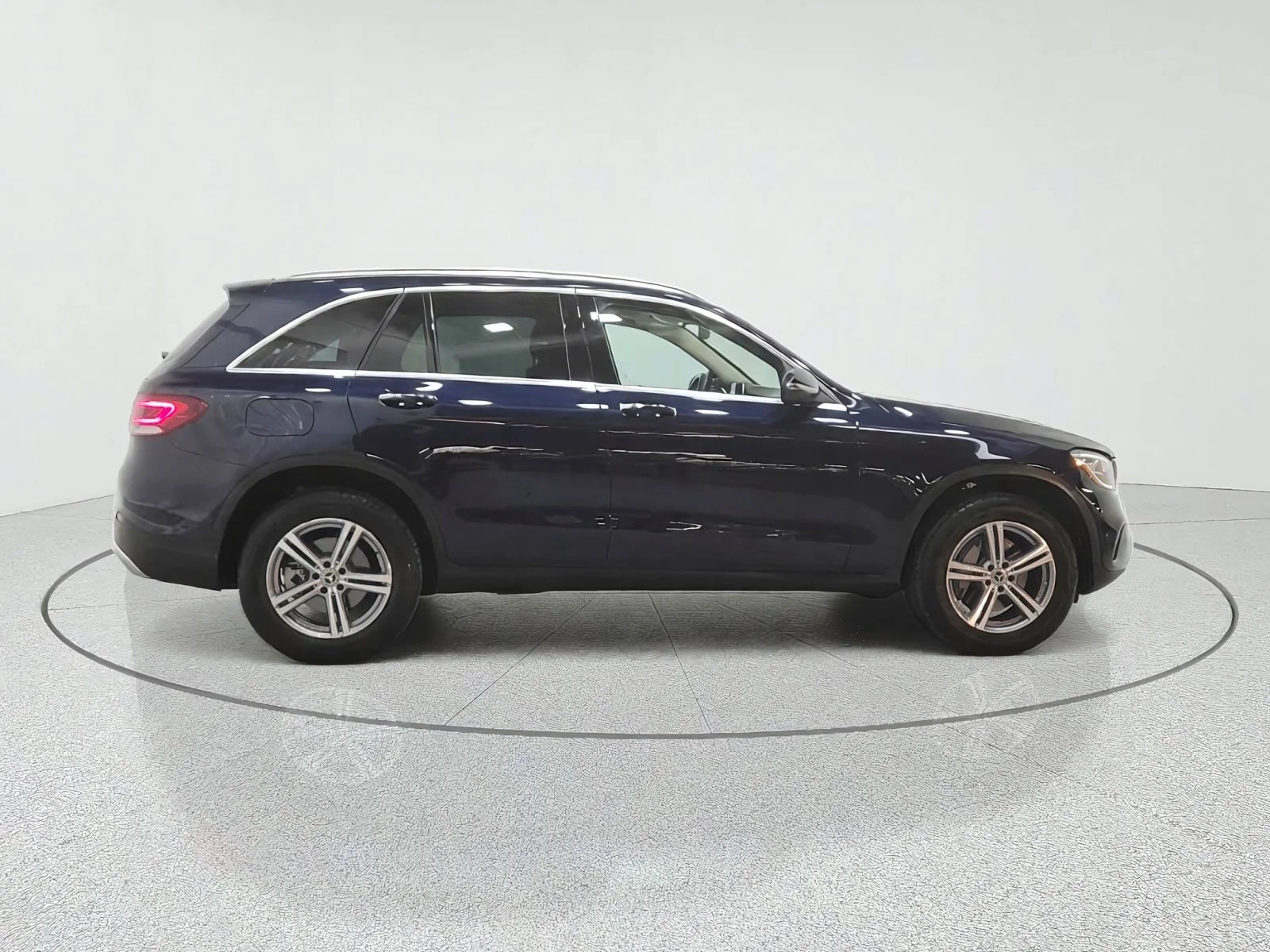 Used 2022 Lunar Blue Metallic Mercedes-Benz GLC 300 4MATIC® SUV image 4