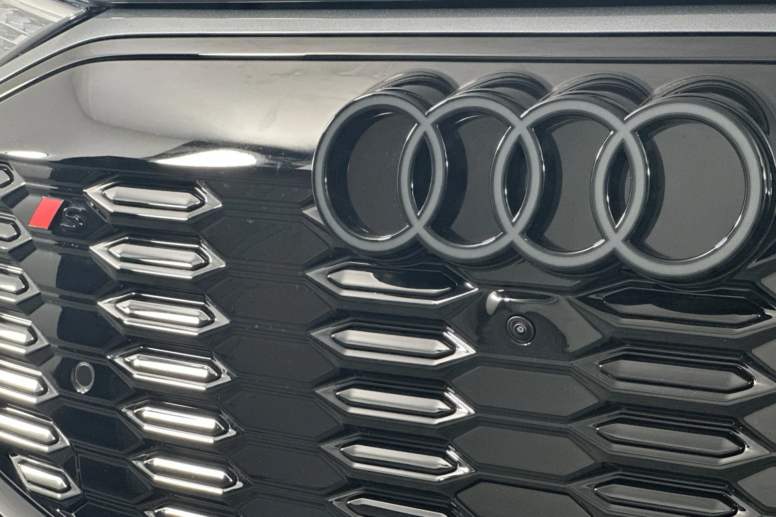 New 2027 Daytona Gray Pearl Effect Audi Premium Plus image 14