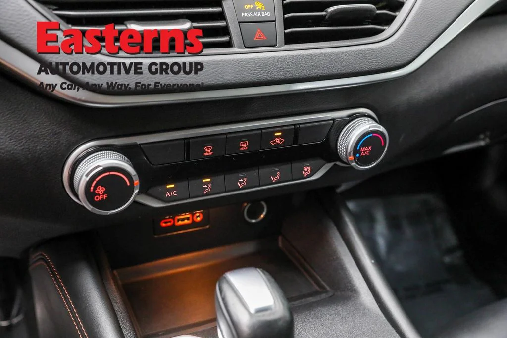 Used 2020 Black Nissan 2.5 SR image 19