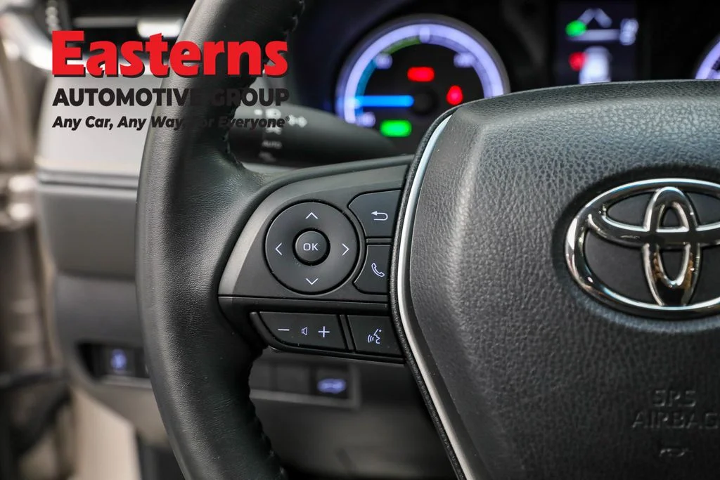 Used 2022 Gray Toyota LE image 15