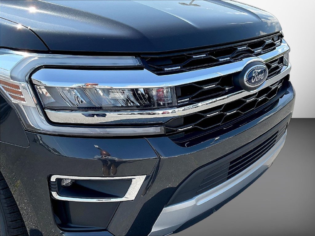 Used 2024 Gray Ford Limited image 33