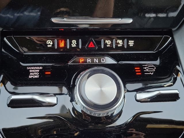 New 2026 Bright White Clear-Coat Exterior Paint Jeep Limited Reserve image 15
