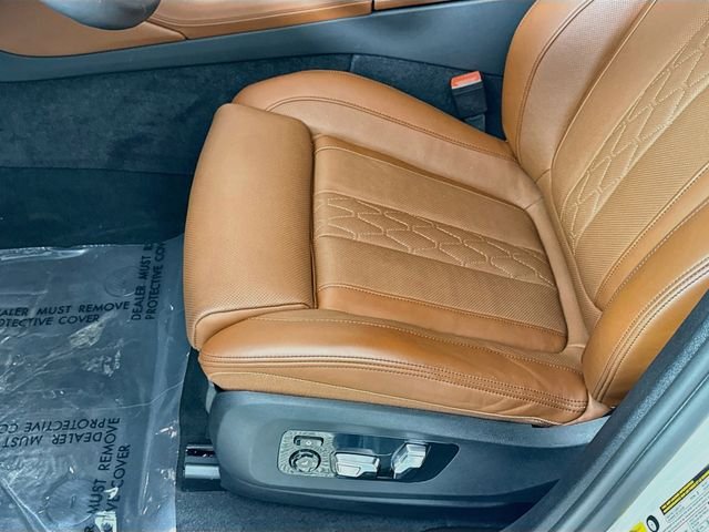 Used 2024 White Metallic BMW M60i image 20