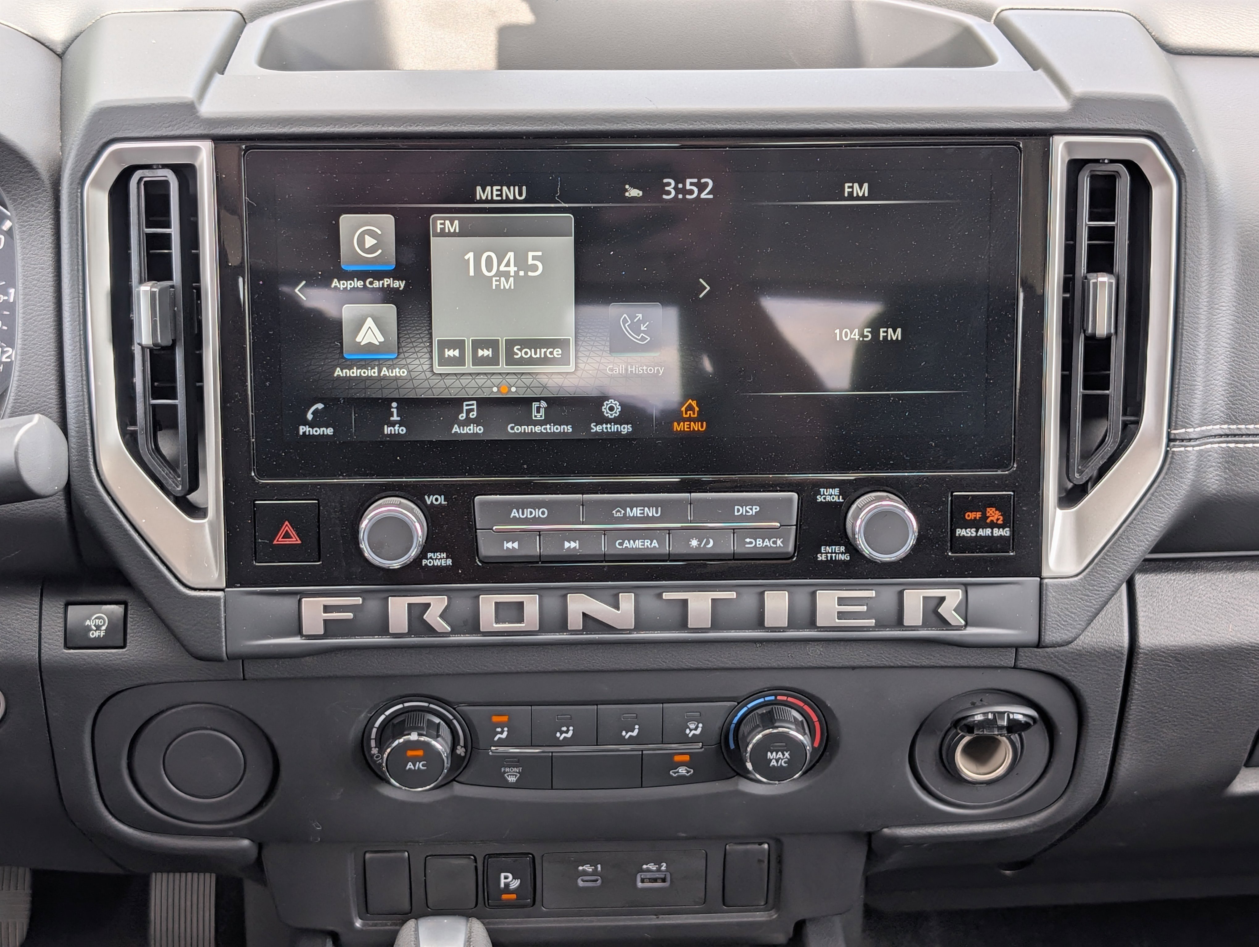 Used 2025 Glacier White Nissan S image 16