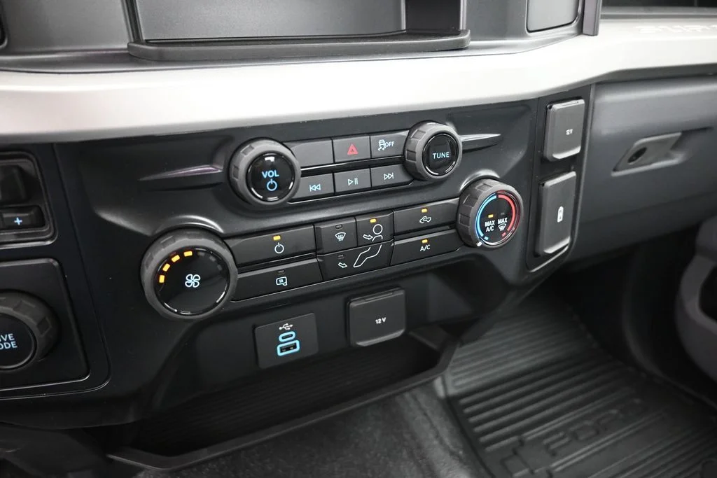 New 2026 Oxford White Ford XL image 14