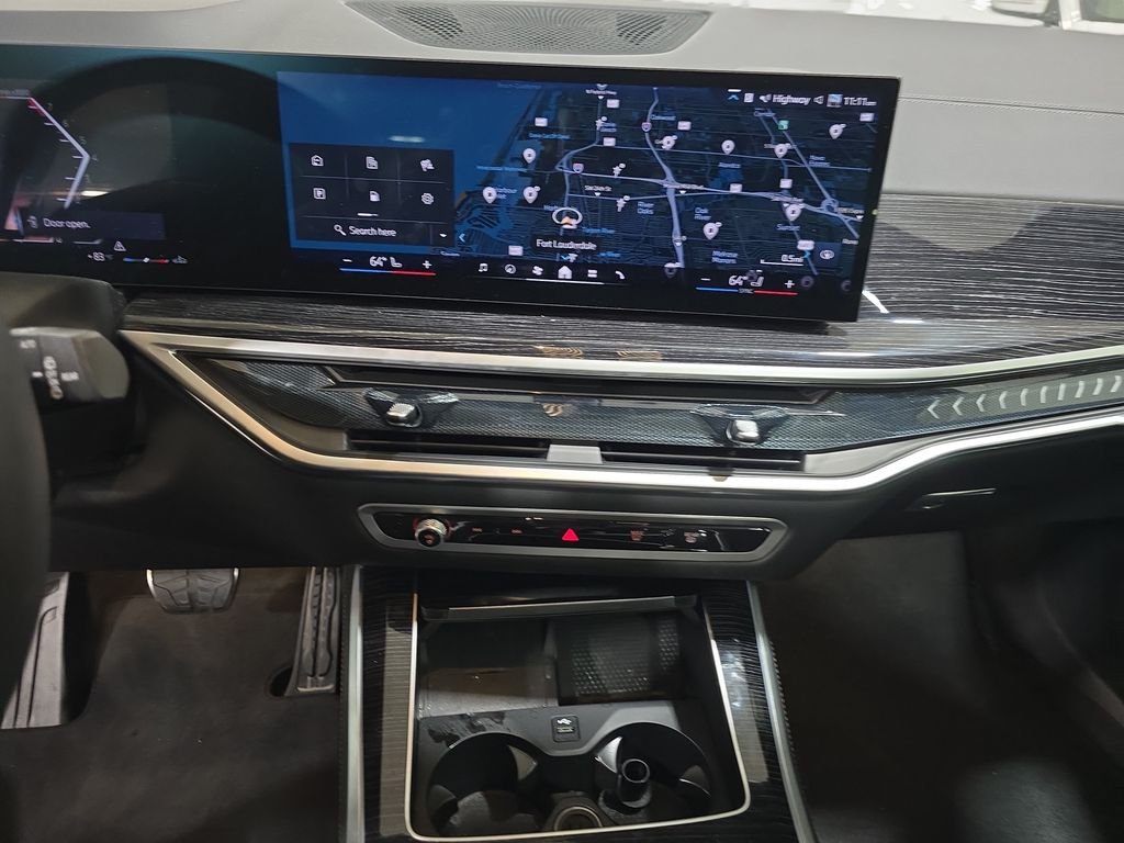 Used 2026 Skyscraper Grey Metallic BMW xDrive40i image 23