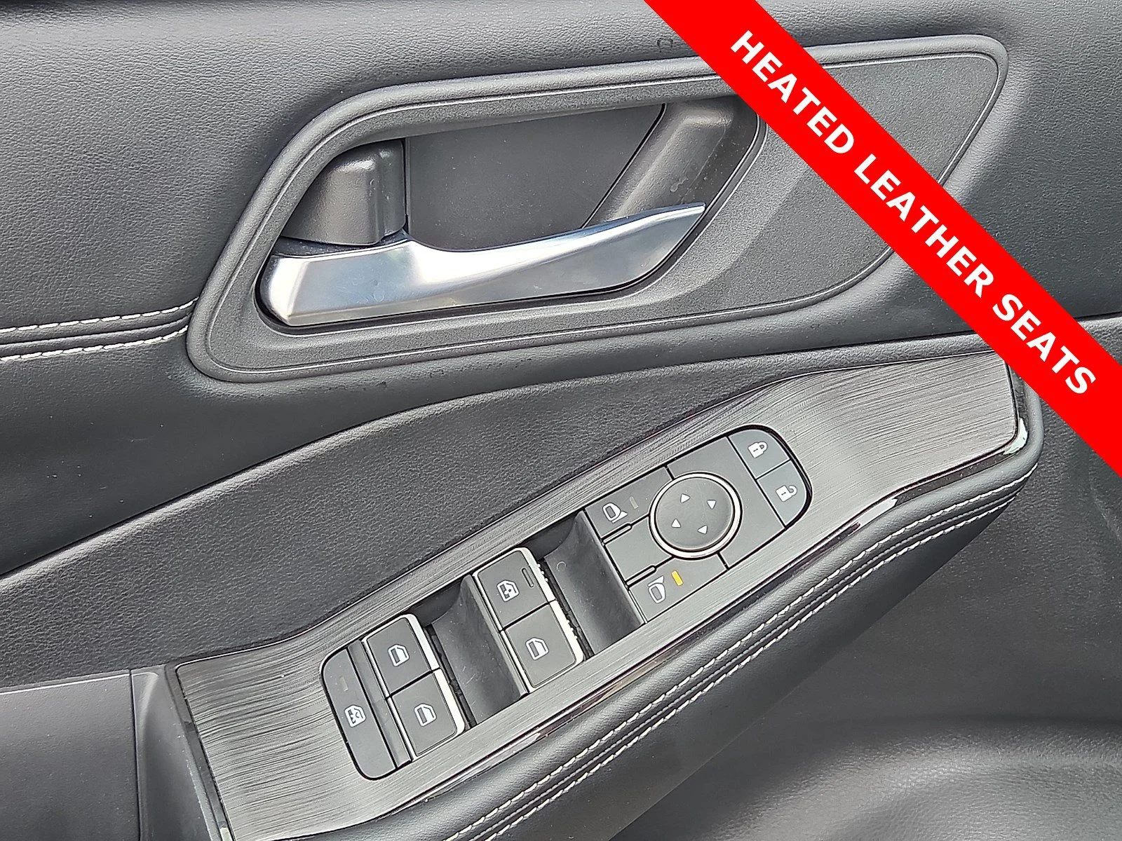 Used 2025 Super Black Nissan SL image 13