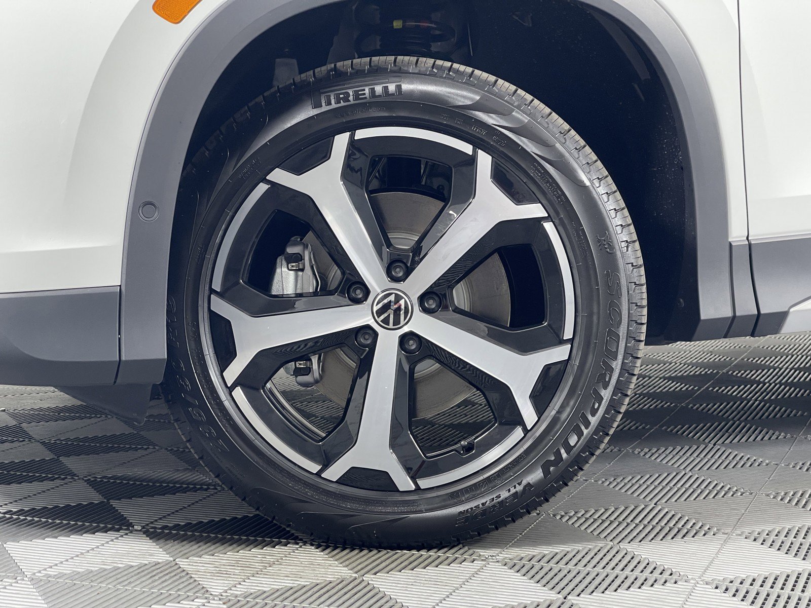 2026 Volkswagen Tiguan SE - Photo 6