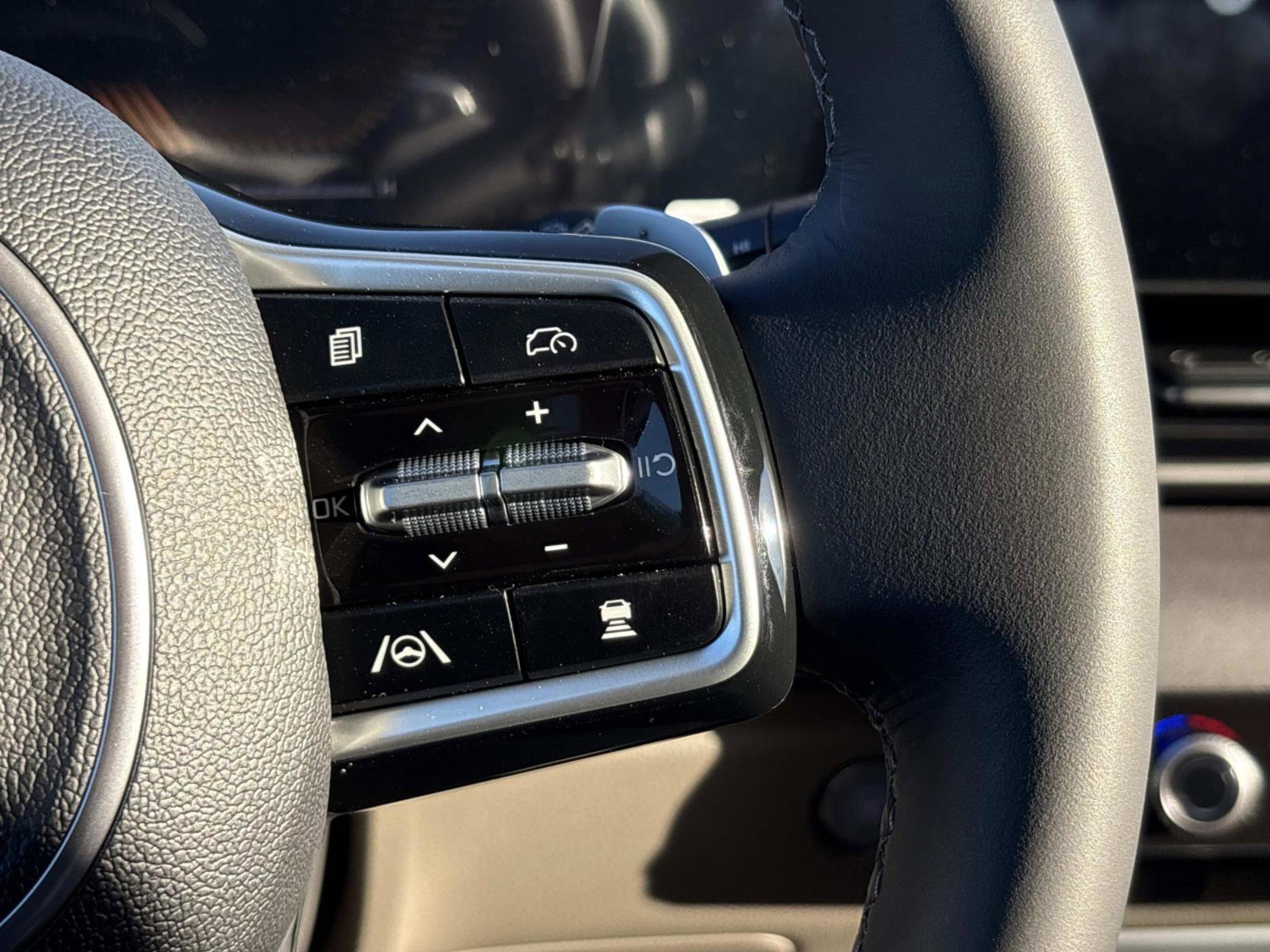 New 2026 Ceramic Silver Kia EX image 25