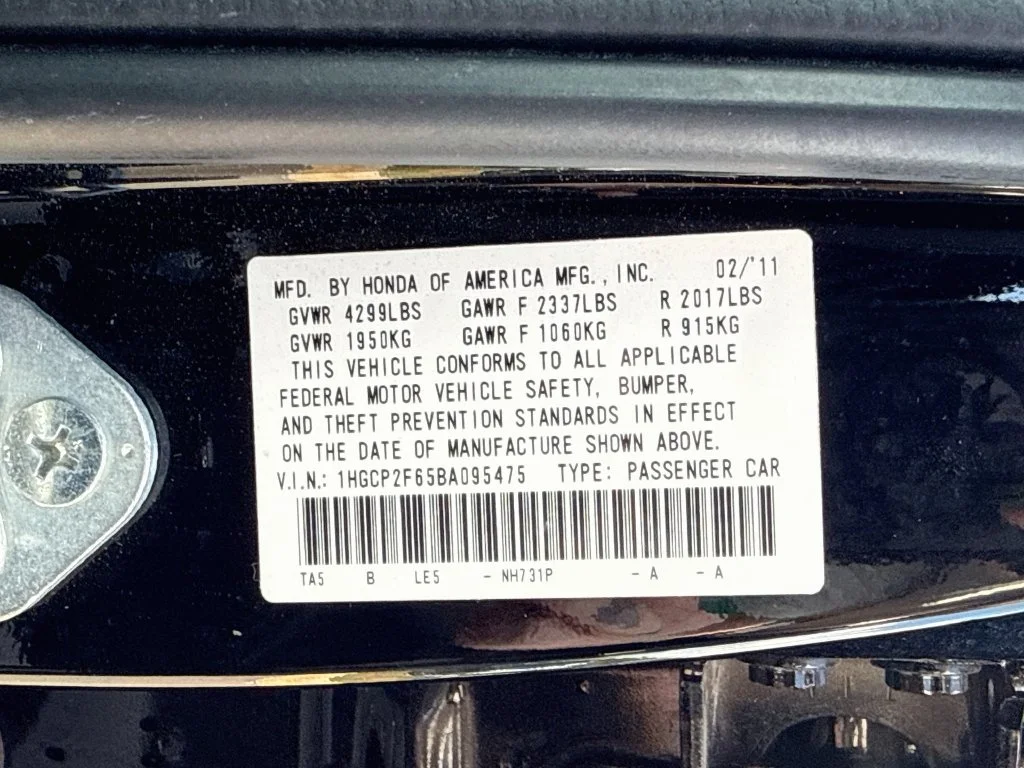 Used 2011 Crystal Black Pearl Honda SE image 9