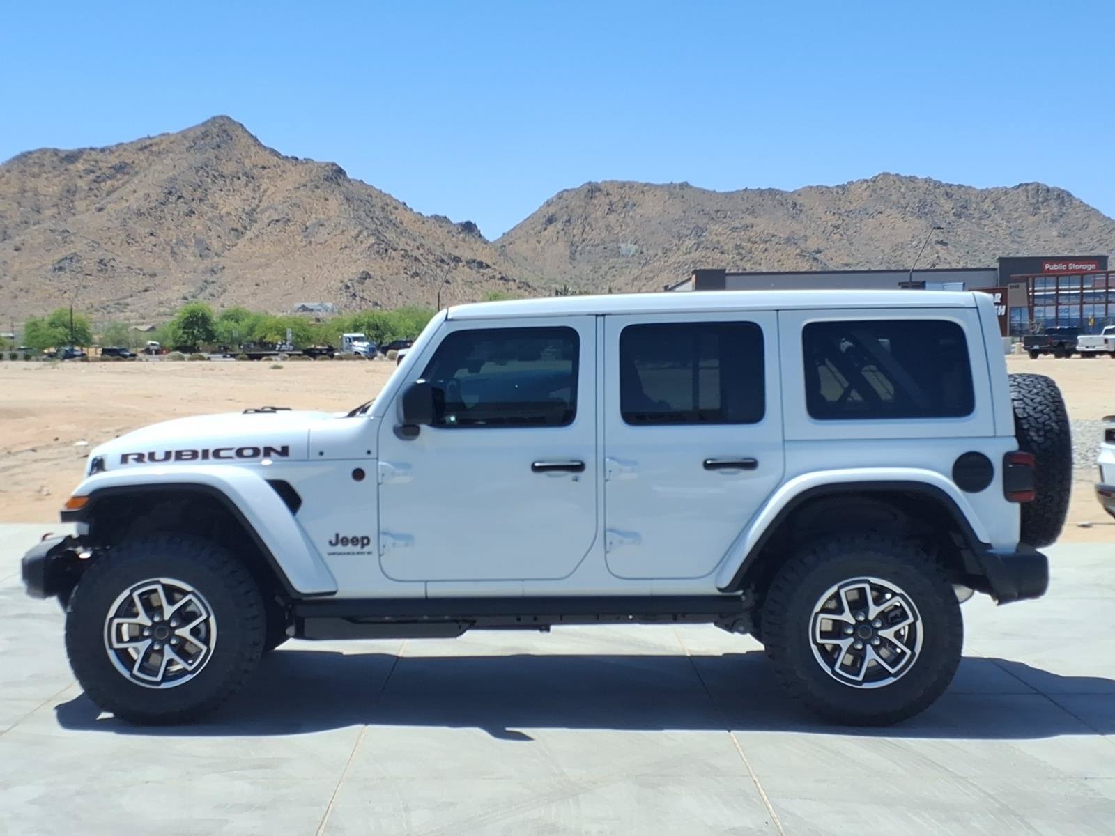 New 2026 Bright White Clear-Coat Exterior Paint Jeep Rubicon image 3