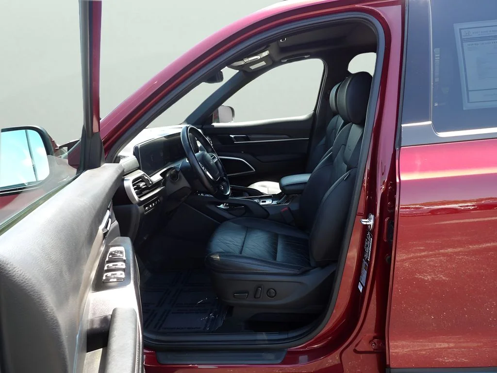 Used 2024 Dawning Red Kia EX X-Line image 20