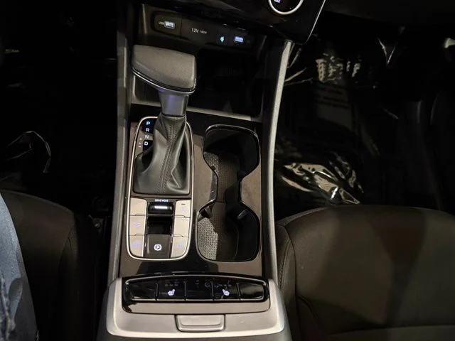 Used 2023 White Pearl Hyundai SEL image 22