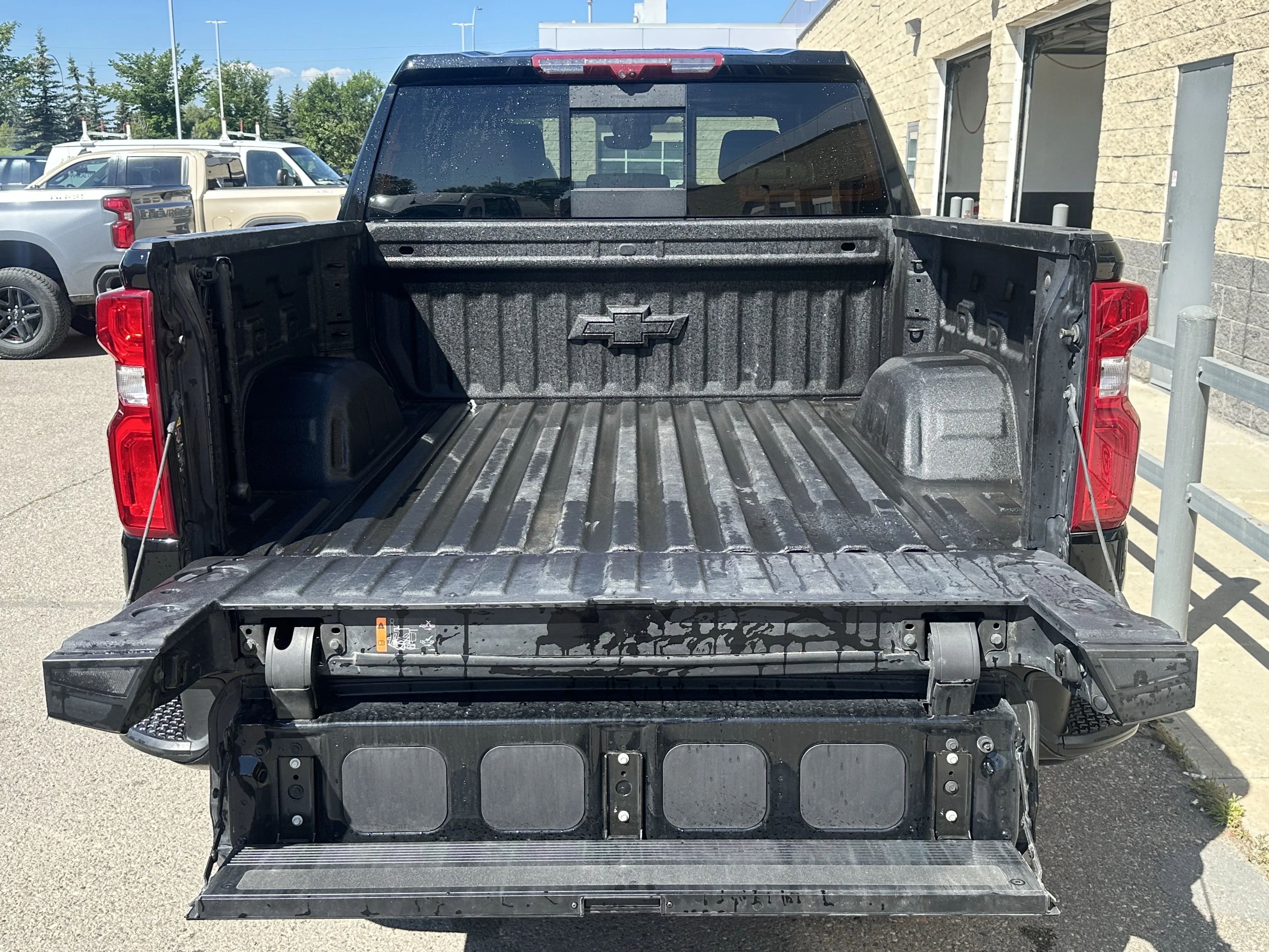 Certified Used 2025  Chevrolet ZR2 image 9