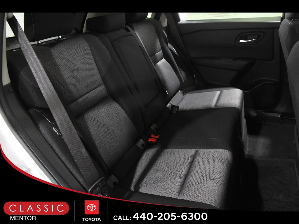 2024 Nissan Rogue SV - Photo 15