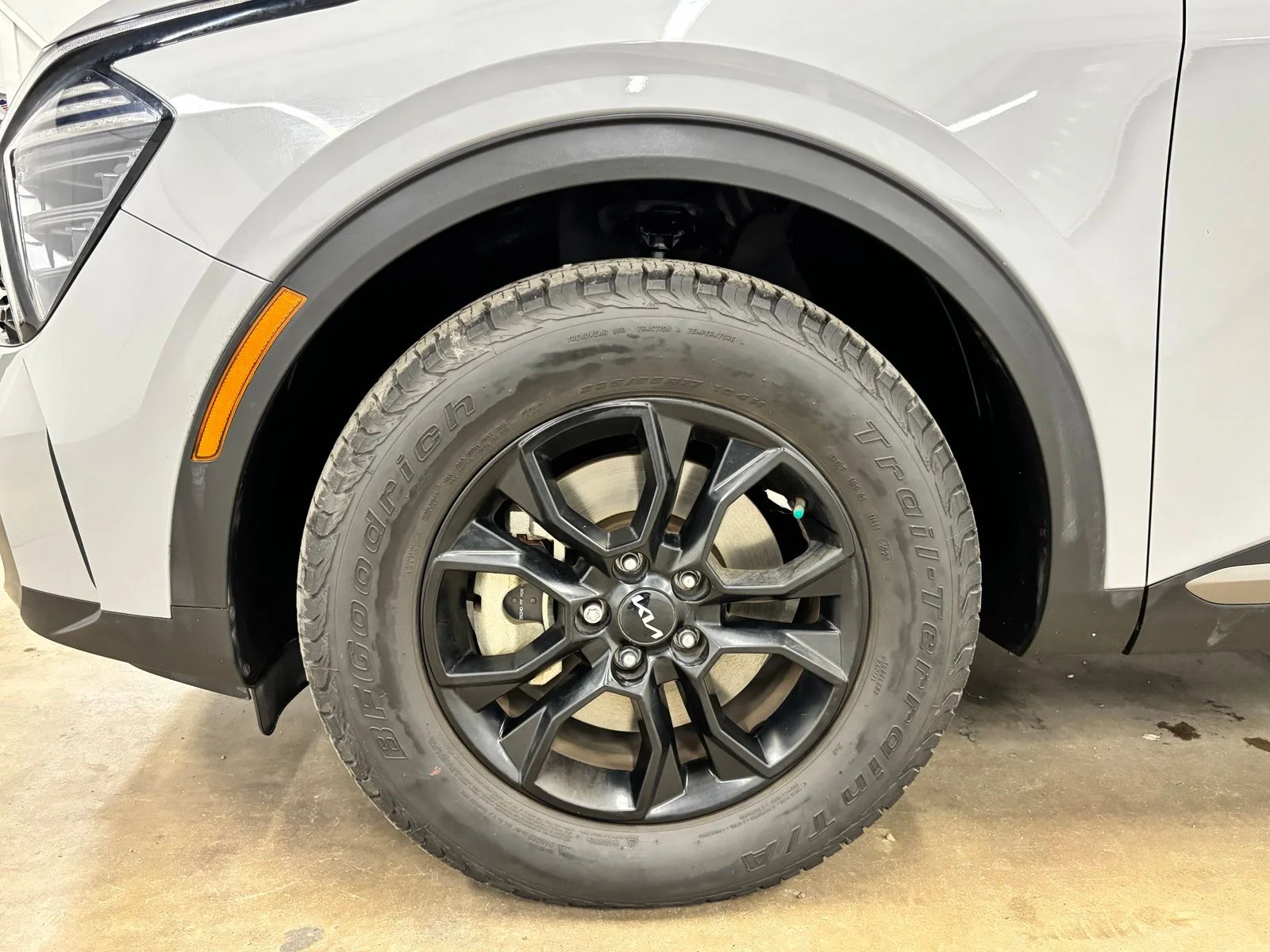 Used 2024 Gray Kia X-Pro Prestige image 10
