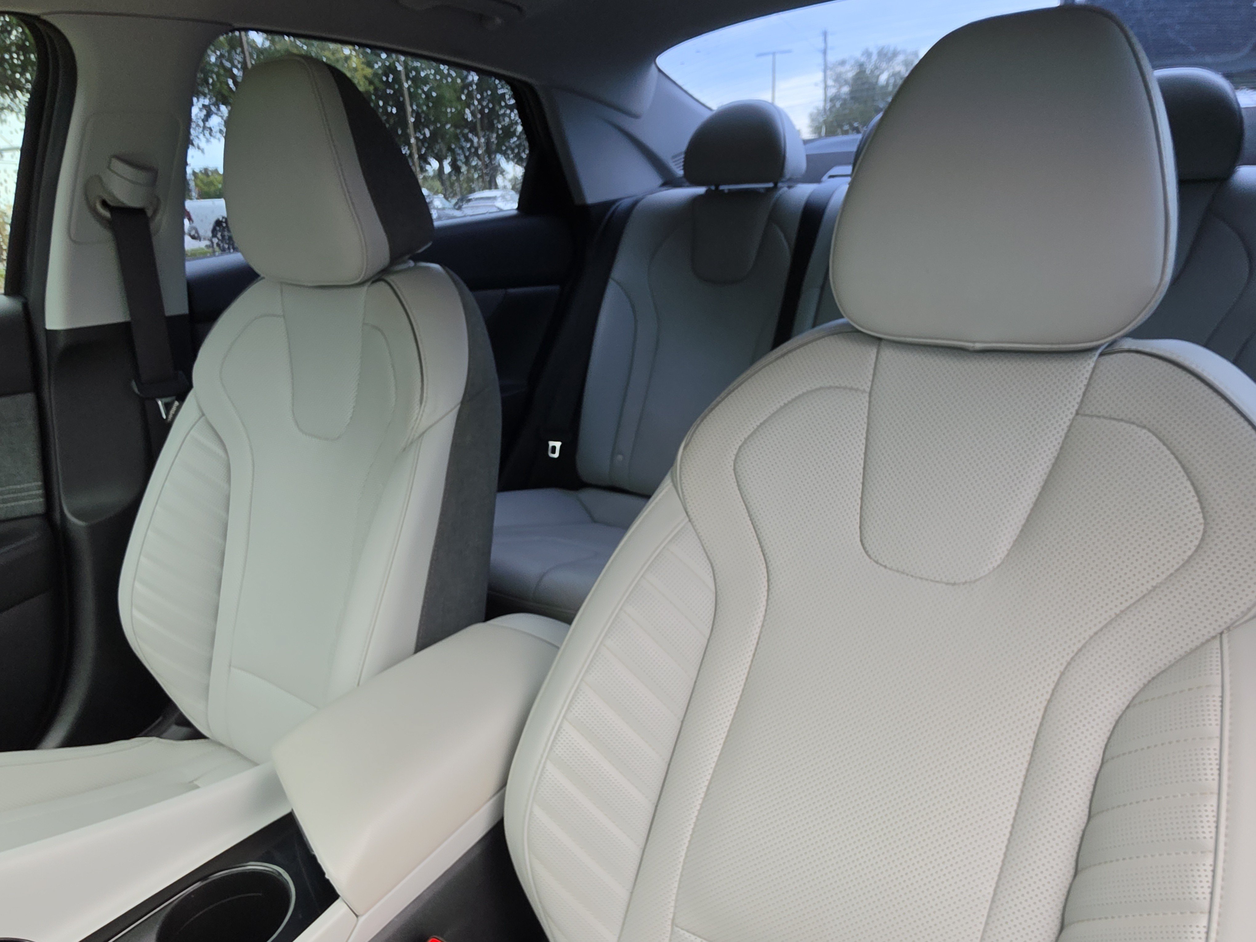 Used 2022 Portofino Gray Hyundai Limited image 21
