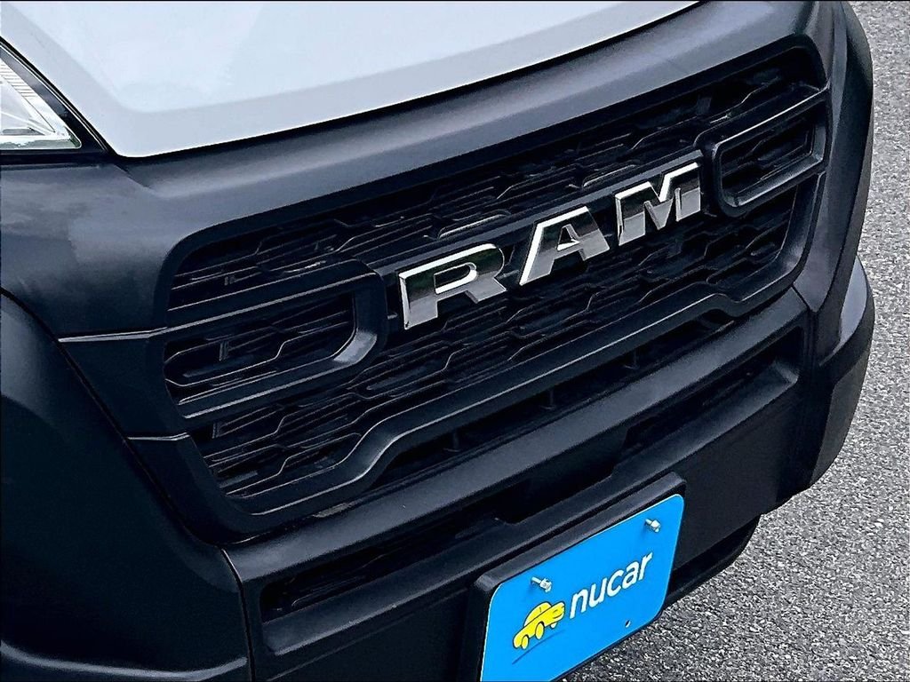 Used 2025 White Ram Base image 31