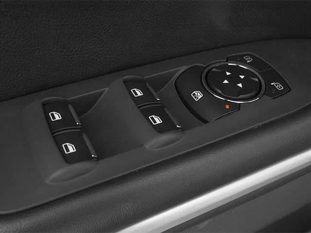 Used 2013 Bordeaux Lincoln  image 19