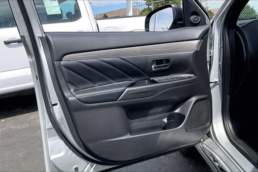 Used 2019 Alloy Silver Metallic Mitsubishi SEL image 22