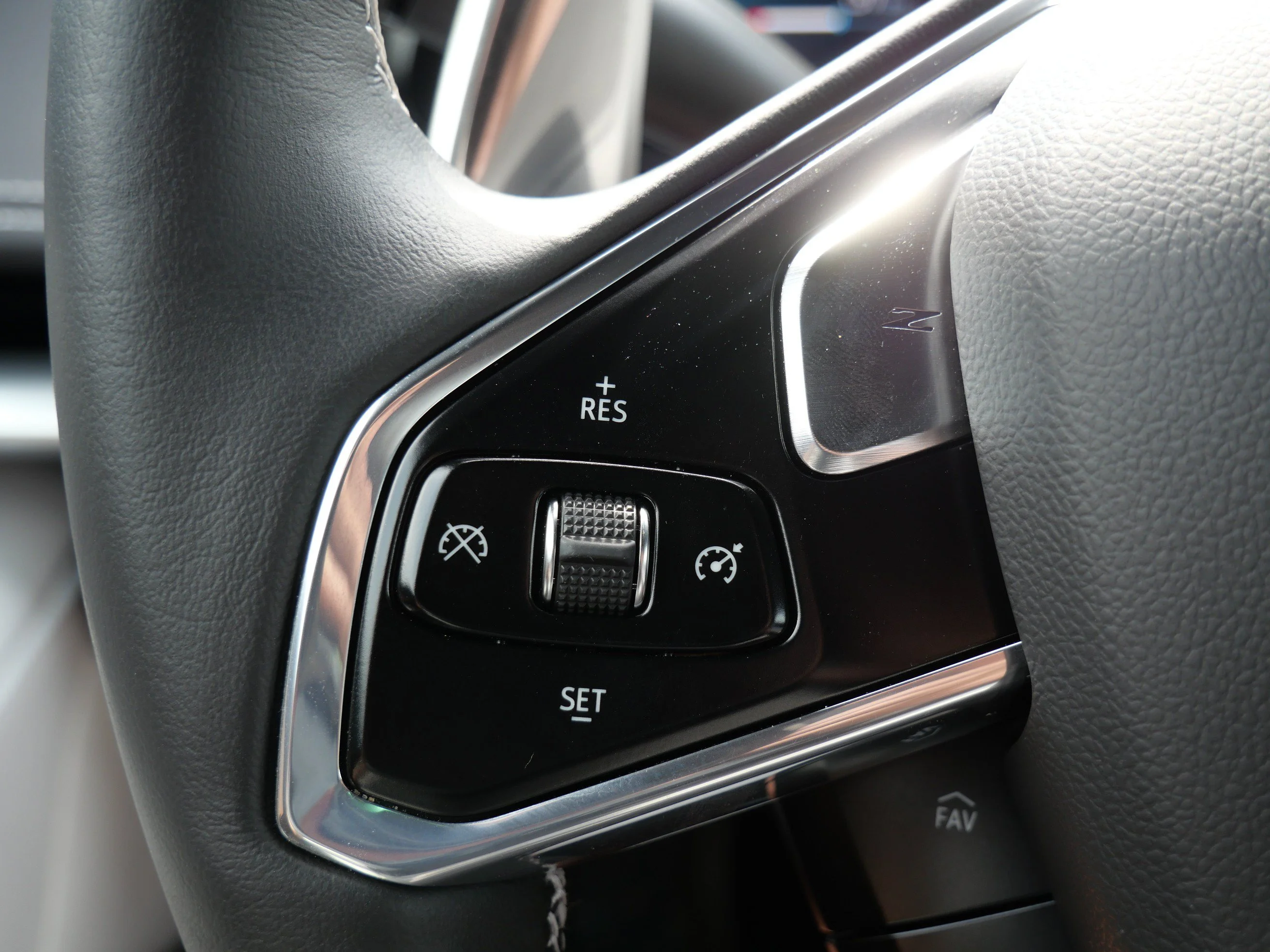 Used 2023 Arctic White Chevrolet 2LT image 25