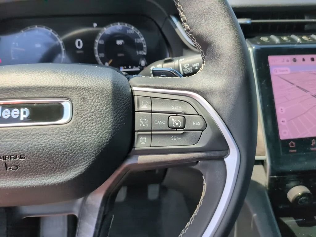 Used 2025 Silver Jeep Limited image 23