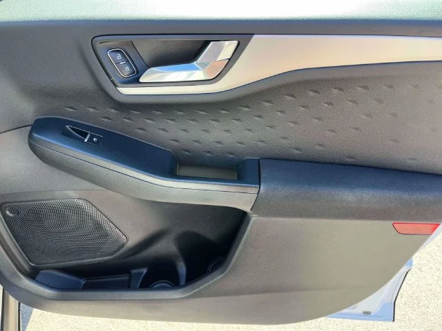 Certified Used 2020 Oxford White Ford SE image 22