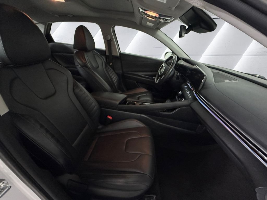 Used 2024 White Hyundai Limited image 13