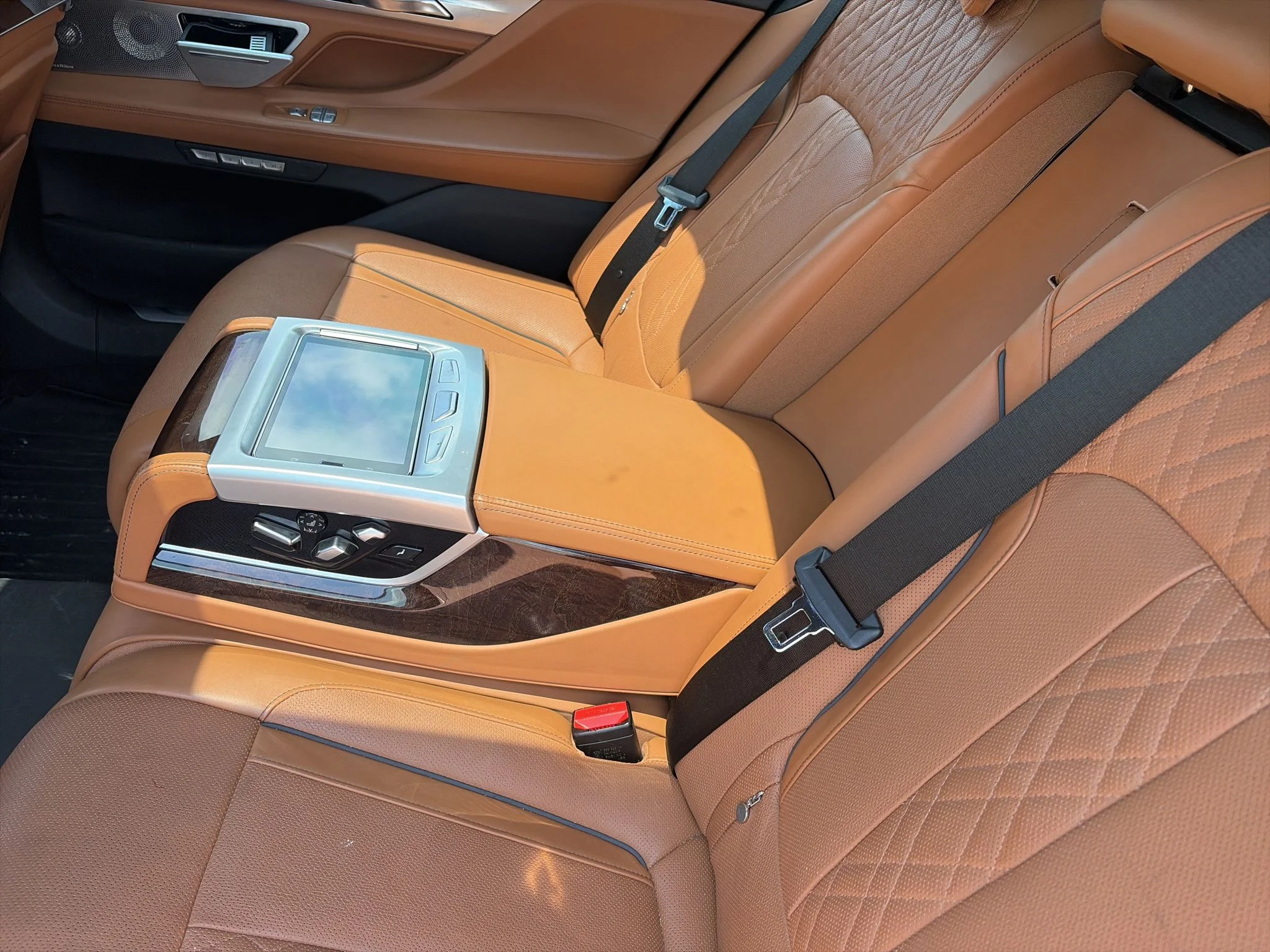 Used 2017 Black BMW 750i xDrive image 10