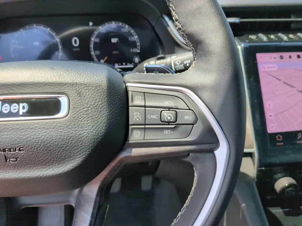 Used 2025 Silver Jeep Limited image 23