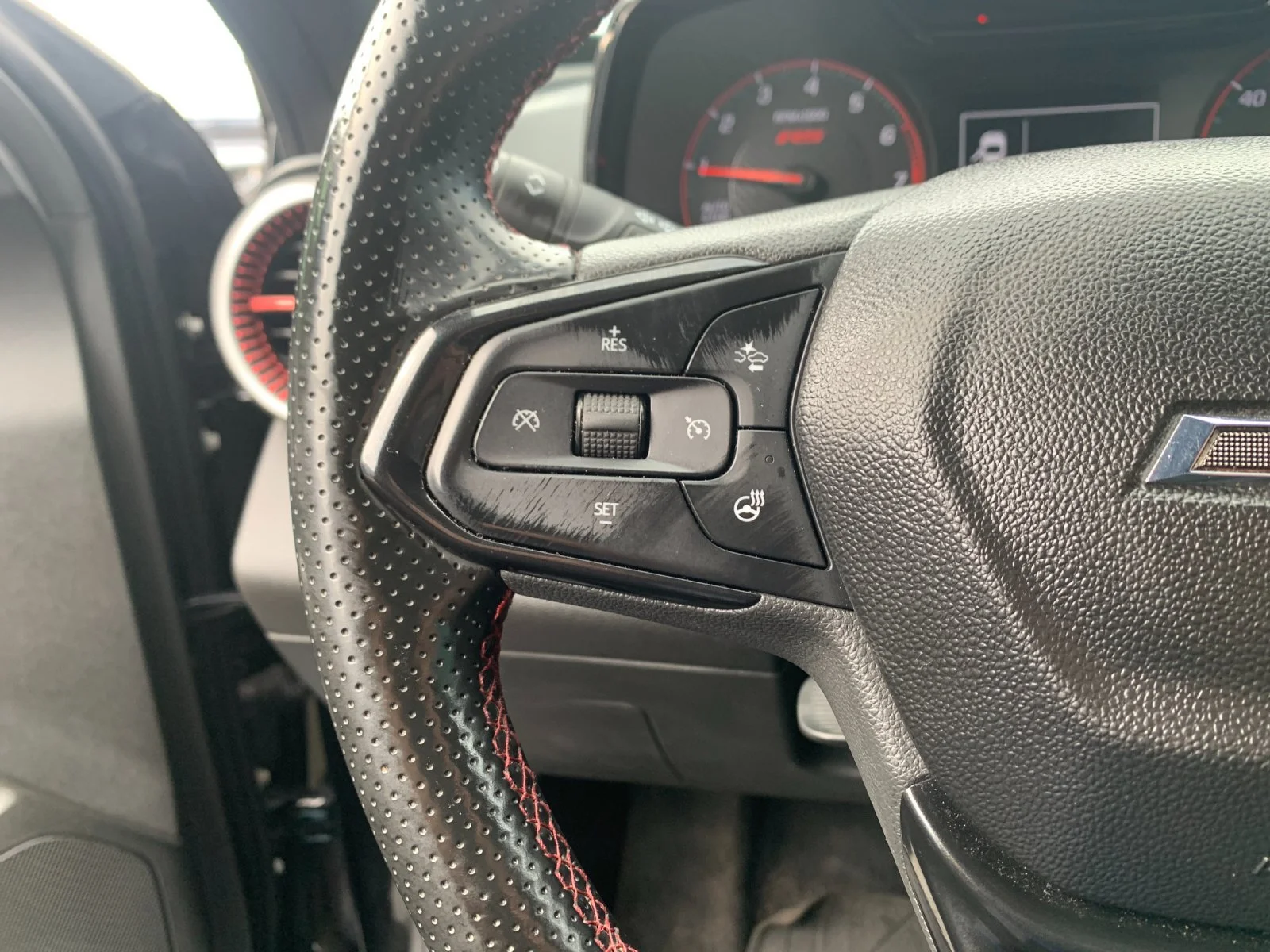 Used 2024 Mosaic Black Metallic Chevrolet 1RS image 26
