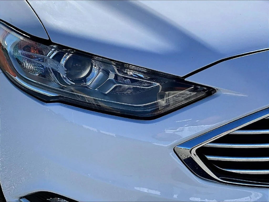 Used 2018 Oxford White Ford SE image 36