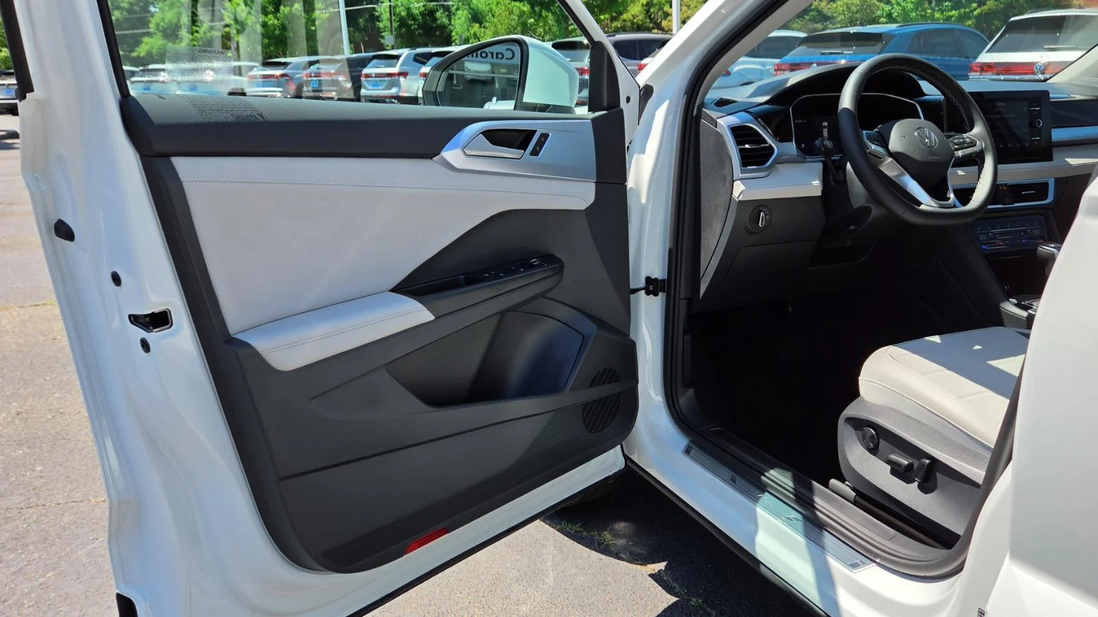 New 2026 Pure White Volkswagen SE image 19