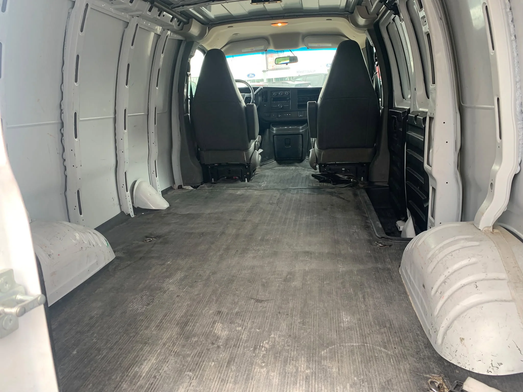 Certified Used 2023 Summit White GMC Cargo*135 | Summit White | Rubber Lined Flooring | Htd Mirrors | 239.4 cuft Capacity image 9
