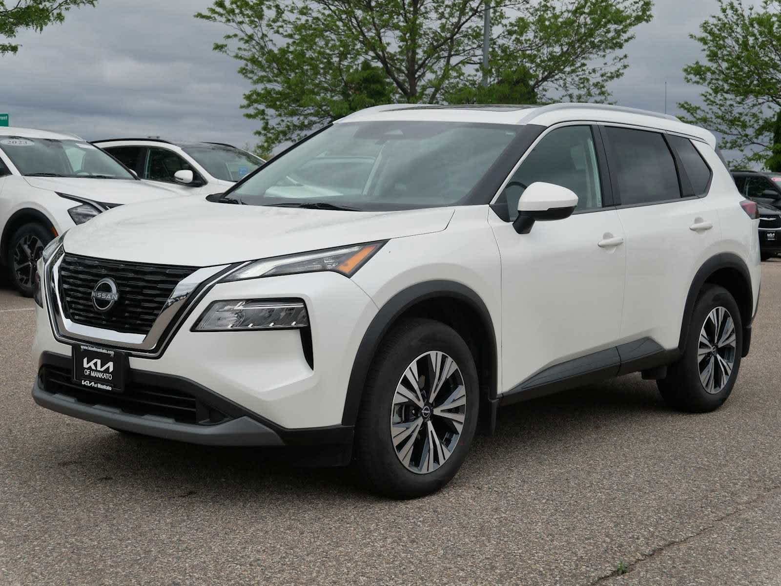 Used 2022 Nissan Rogue SV with VIN 5N1BT3BB6NC727046 for sale in Mankato, Minnesota