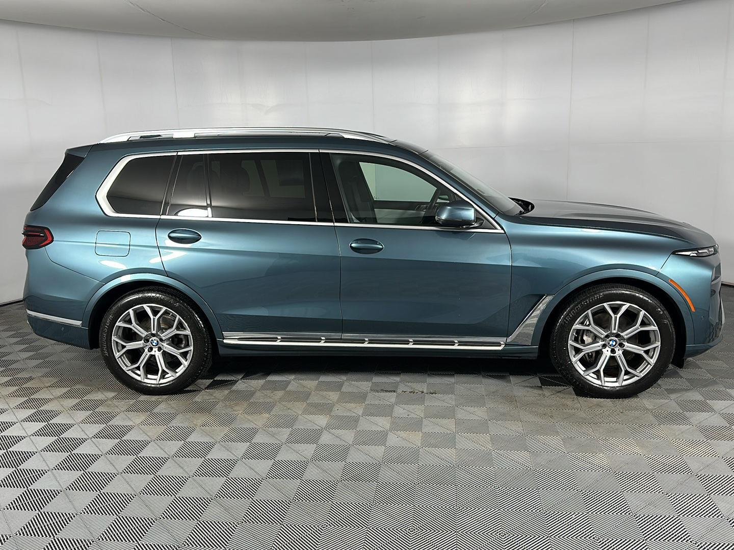 Used 2024 Blue Ridge Mountain Metallic BMW xDrive40i image 21