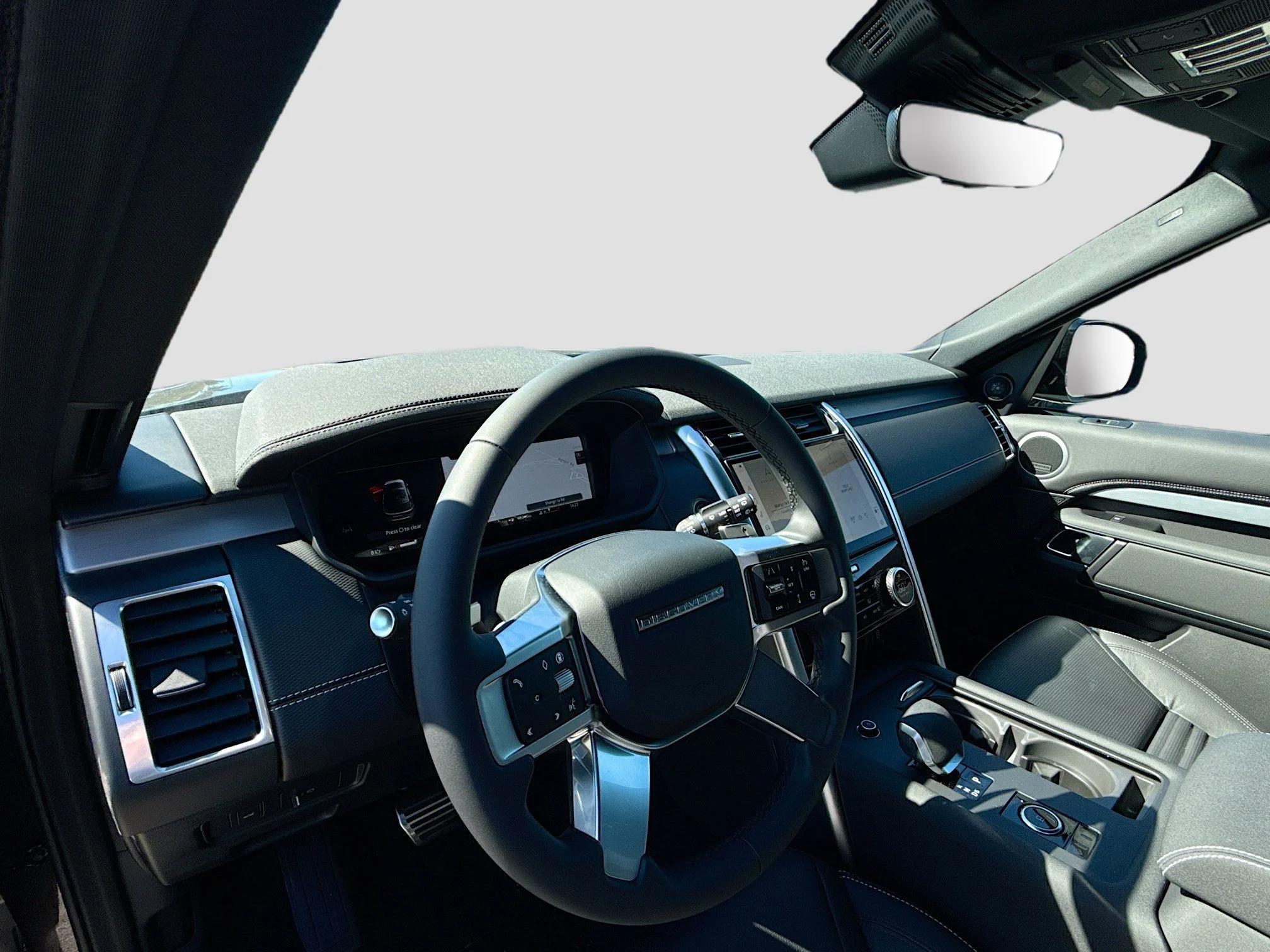 New 2026 Charente Grey Land Rover Dynamic SE image 27