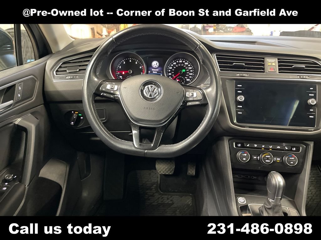 Used 2019 Green Volkswagen 2.0T SE image 17